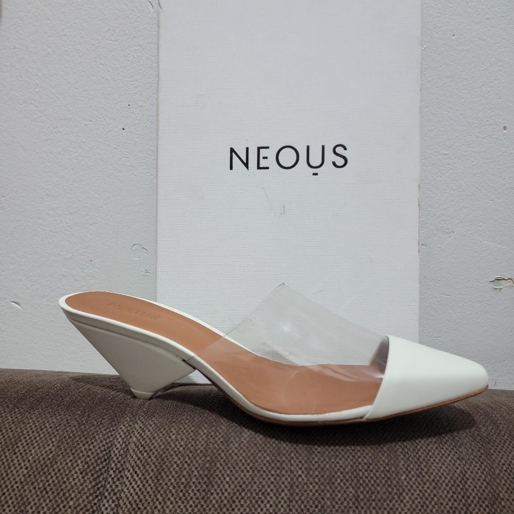 Neous mule shoe